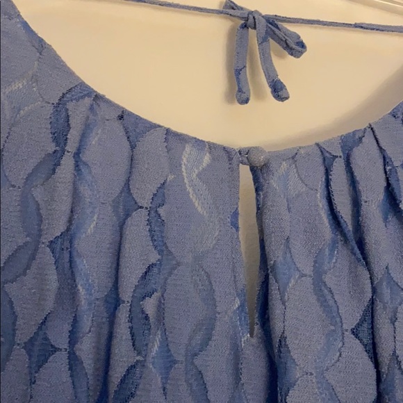 Lace bell sleeve dress - Picture 4 of 5